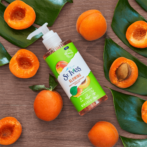st ives glowing daily facial cleanser