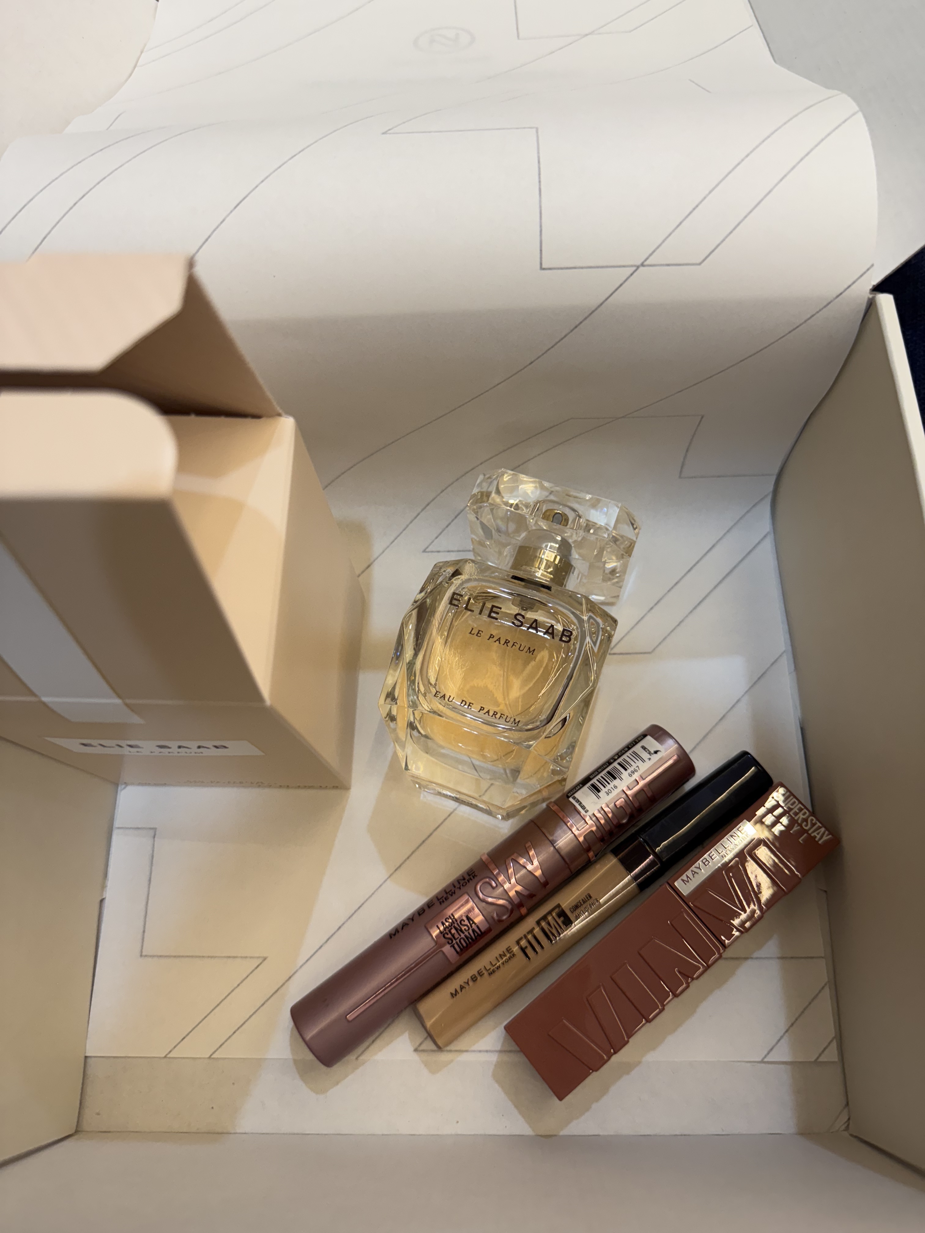 81729900_--_-500x500